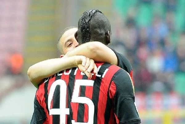 Balotelli spezza in 3 il Livorno: adesso caccia all’Europa e all’Inter