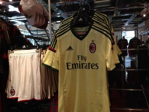 <i>Tuttosport</i>, oggi Milan in campo con la terza maglia