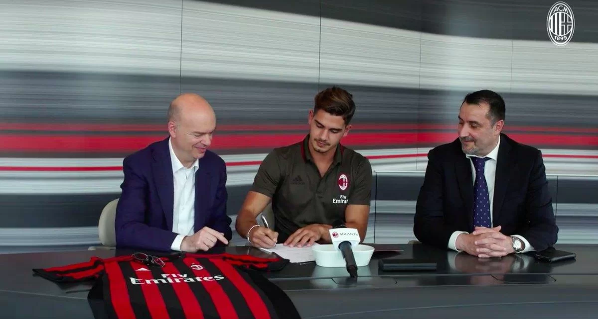 André Silva, storia breve ma intensa: dal Porto al Milan in 4 anni. L’identikit