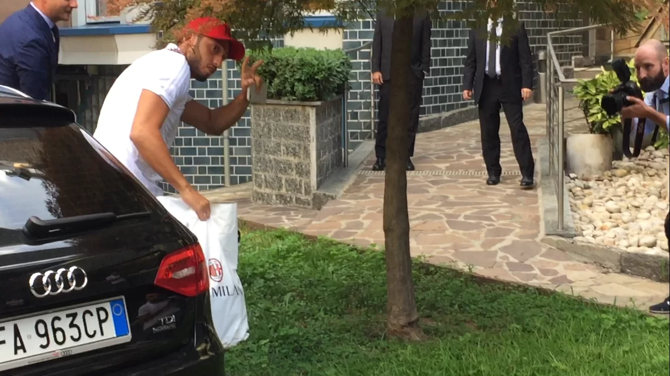 SM FOTO/ Calhanoglu alla clinica “La Madonnina” per le visite mediche