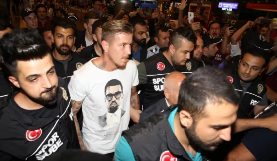 FOTO/ Turchia, l’arrivo di Kucka ad Instanbul