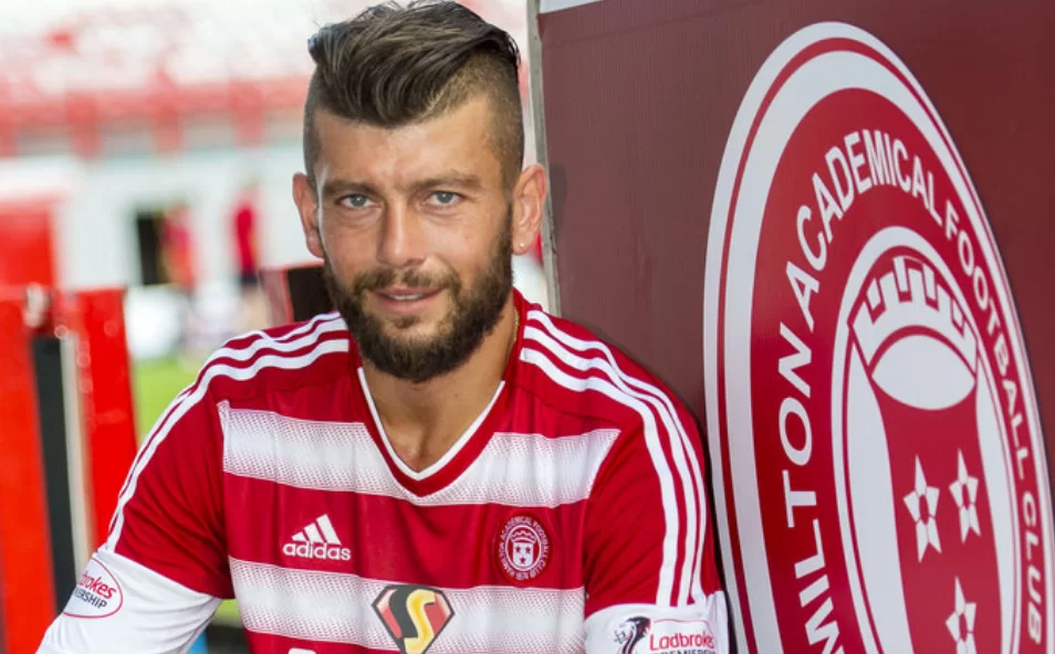 Ex Milan: Massimo Donati appende gli scarpini al chiodo. Allenerà in Scozia