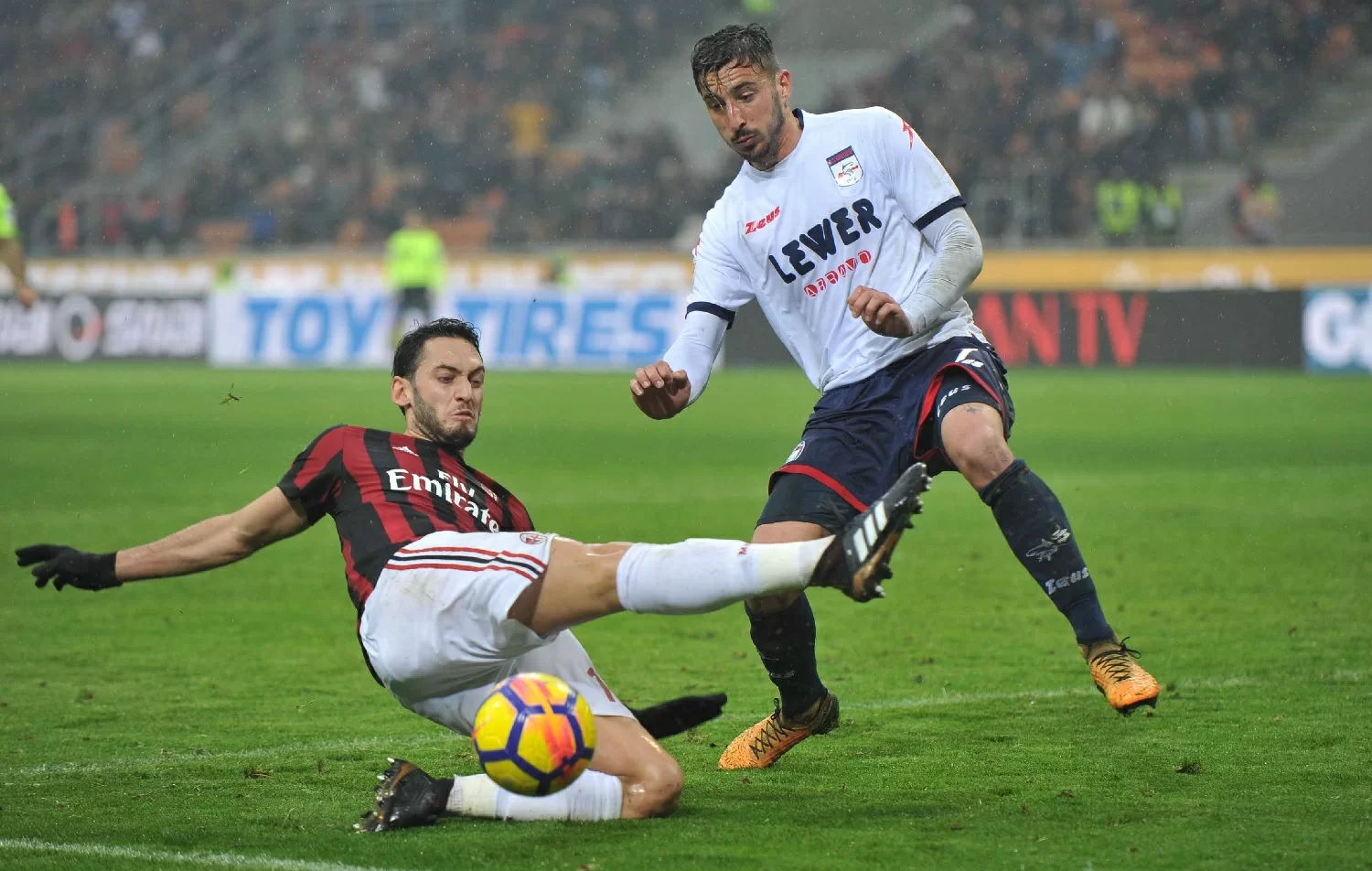 Calhanoglu a Milan Tv: “Largo a sinistra rendo molto meglio”