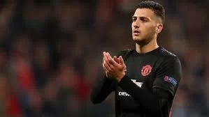 SM – Diogo Dalot è arrivato per le visite mediche