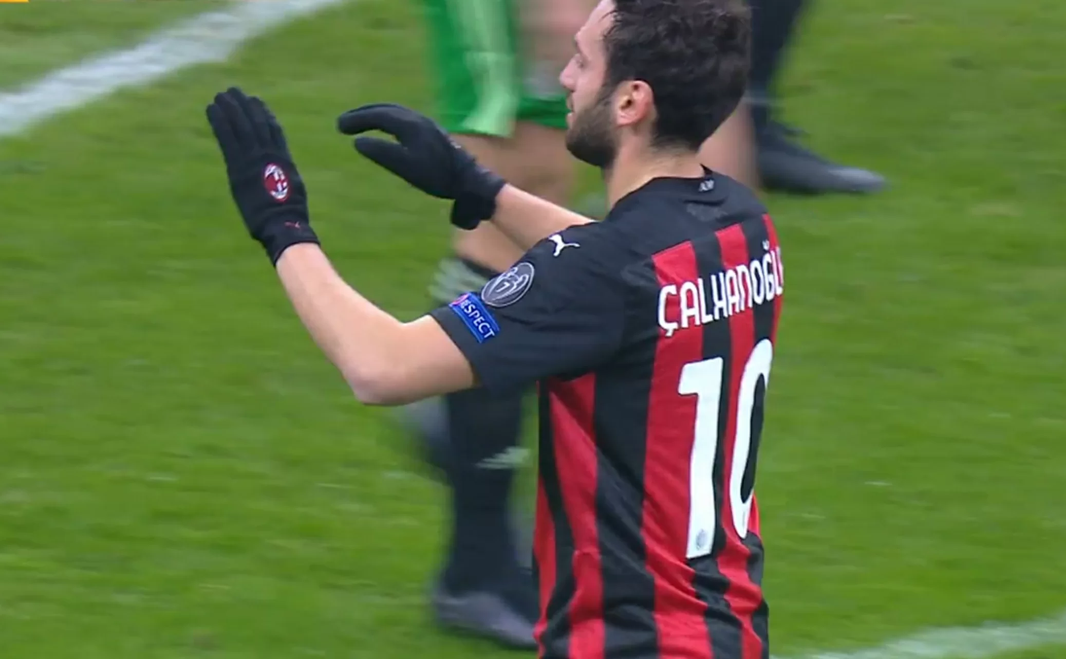 Calhanoglu, mercoledì l’incontro tra agenti e società. Il punto