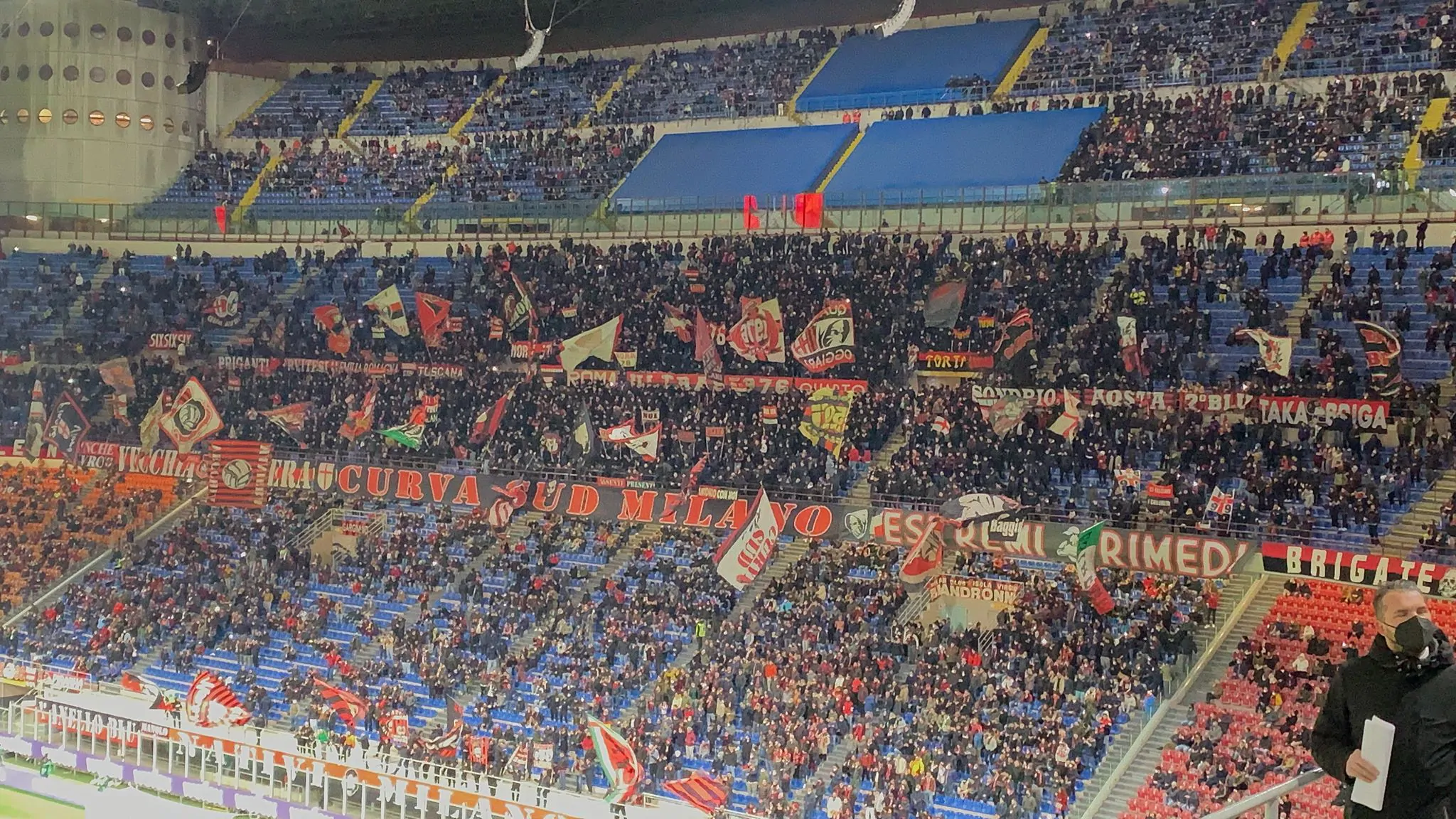 Ospite d’eccezione a San Siro: accoglienza fantastica dei tifosi!