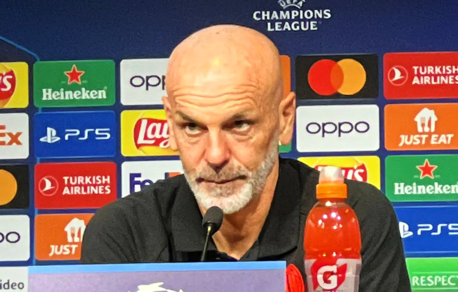 Pioli in conferenza: “Siamo delusi ma forti! Ho già allertato la squadra. Leao in panchina? Non ho dubbi”