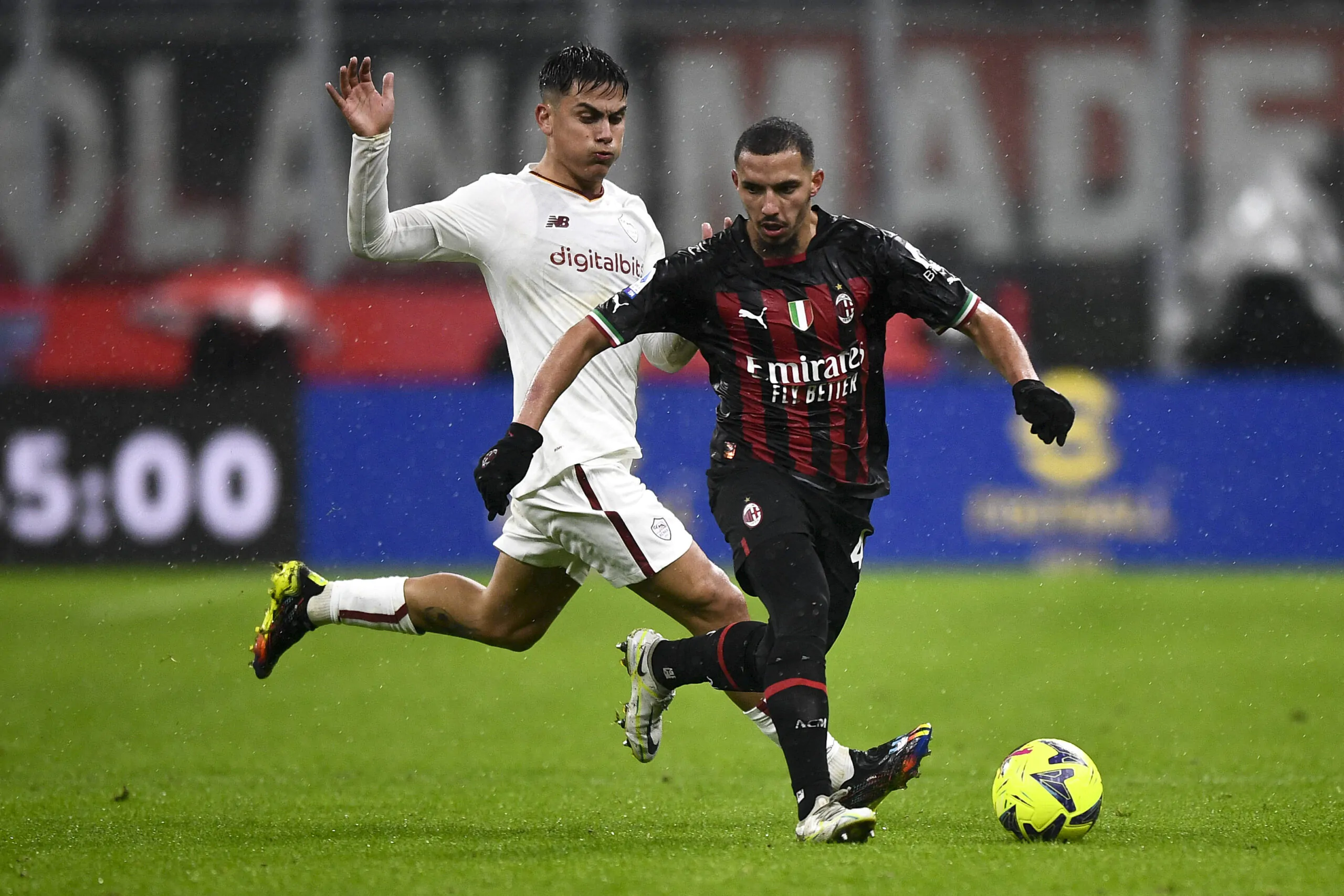 Bennacer in campo durante Milan-Roma