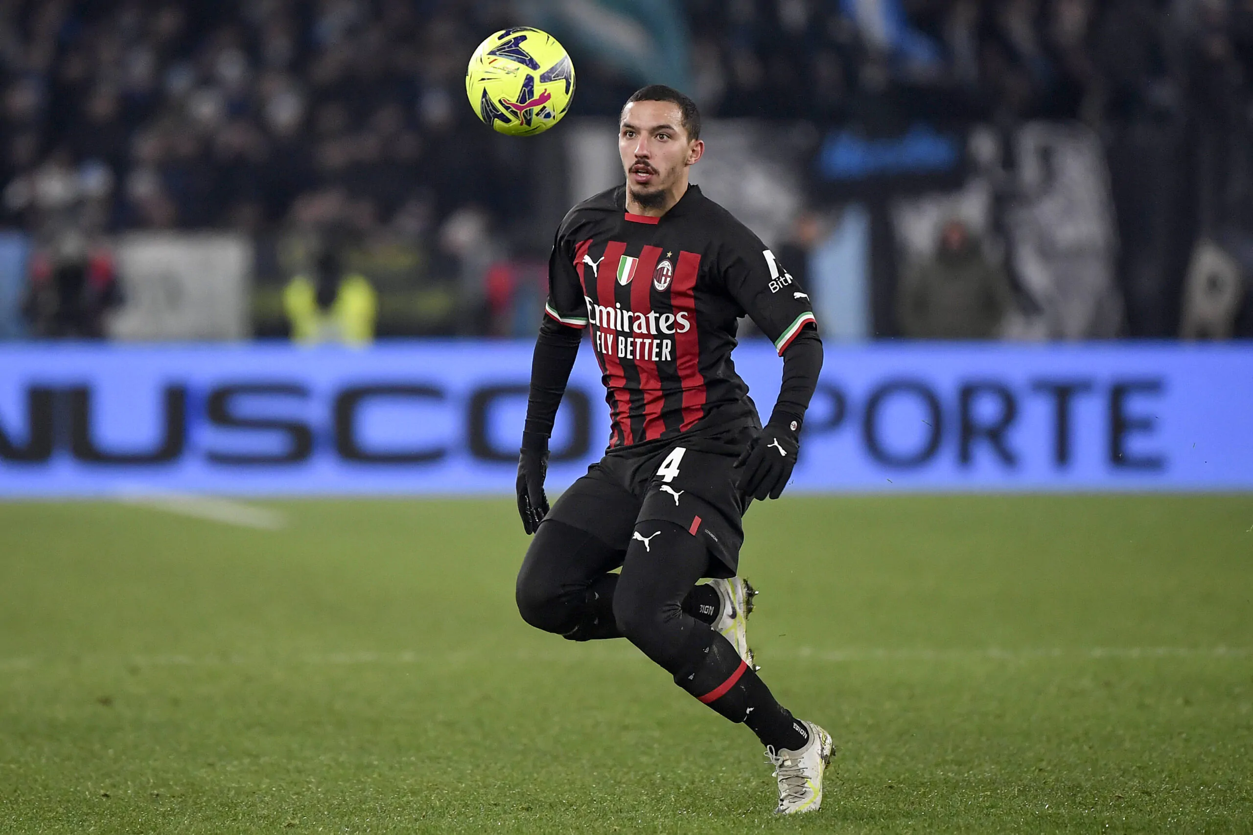 Bennacer in campo con il Milan