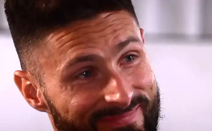 Giroud si emoziona in diretta TV: il messaggio del fratello è da brividi!