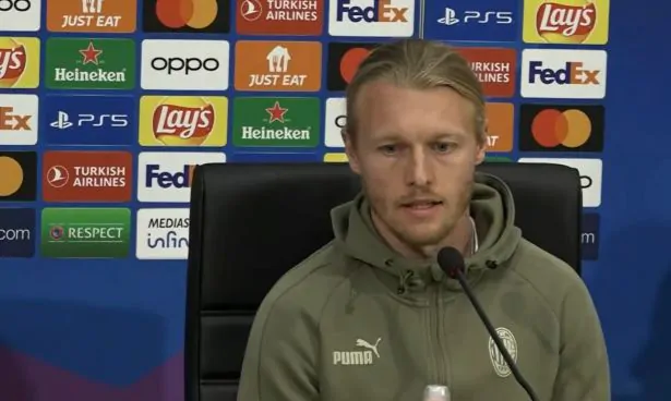 Kjaer in conferenza: “Tre anni fa nessuno avrebbe scommesso sul Milan”, poi sfida Osimhen