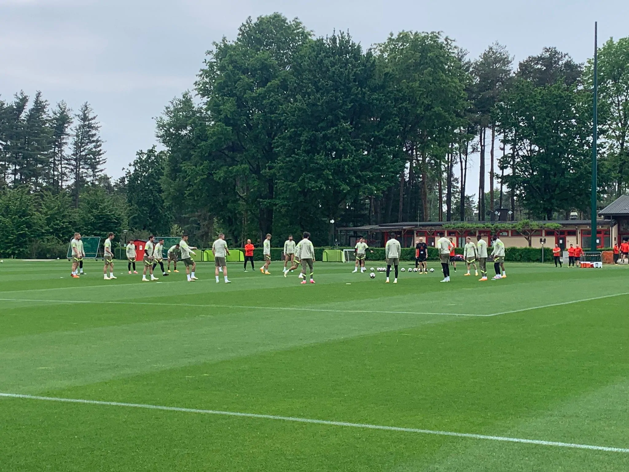 Milan-Inter, allenamento alla vigilia per i rossoneri: novità su Leao da Milanello!