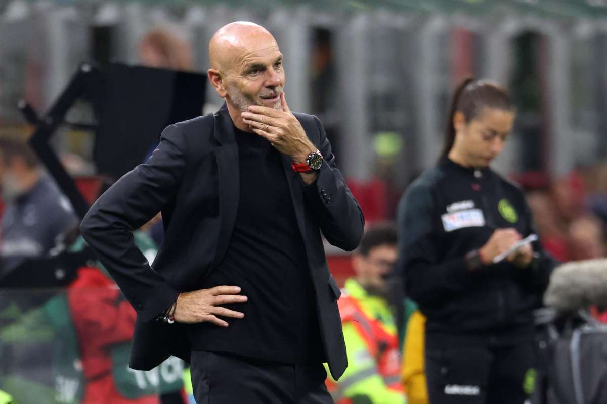 Stefano Pioli ha discusso con la società dei nomi per la fascia destra