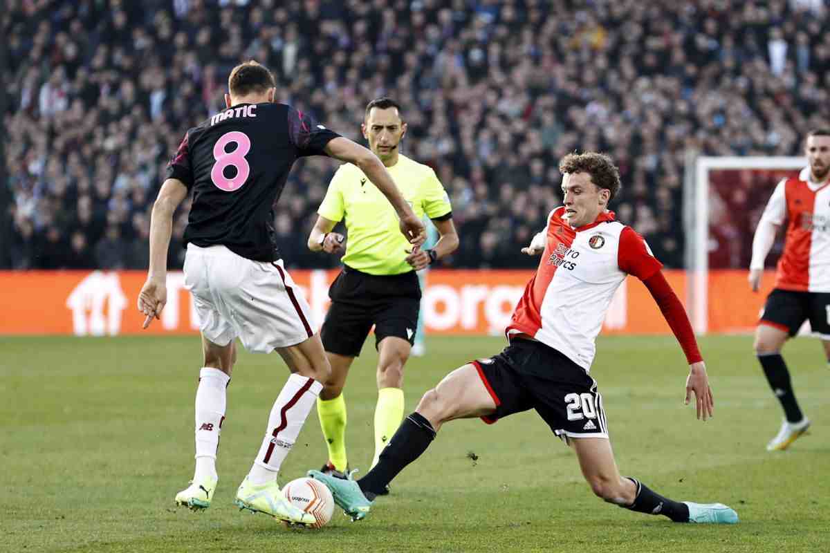 Milan, si arena d'improvviso la pista di mercato.