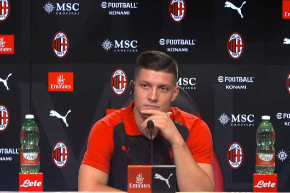 Jovic si presenta ai tifosi del Milan