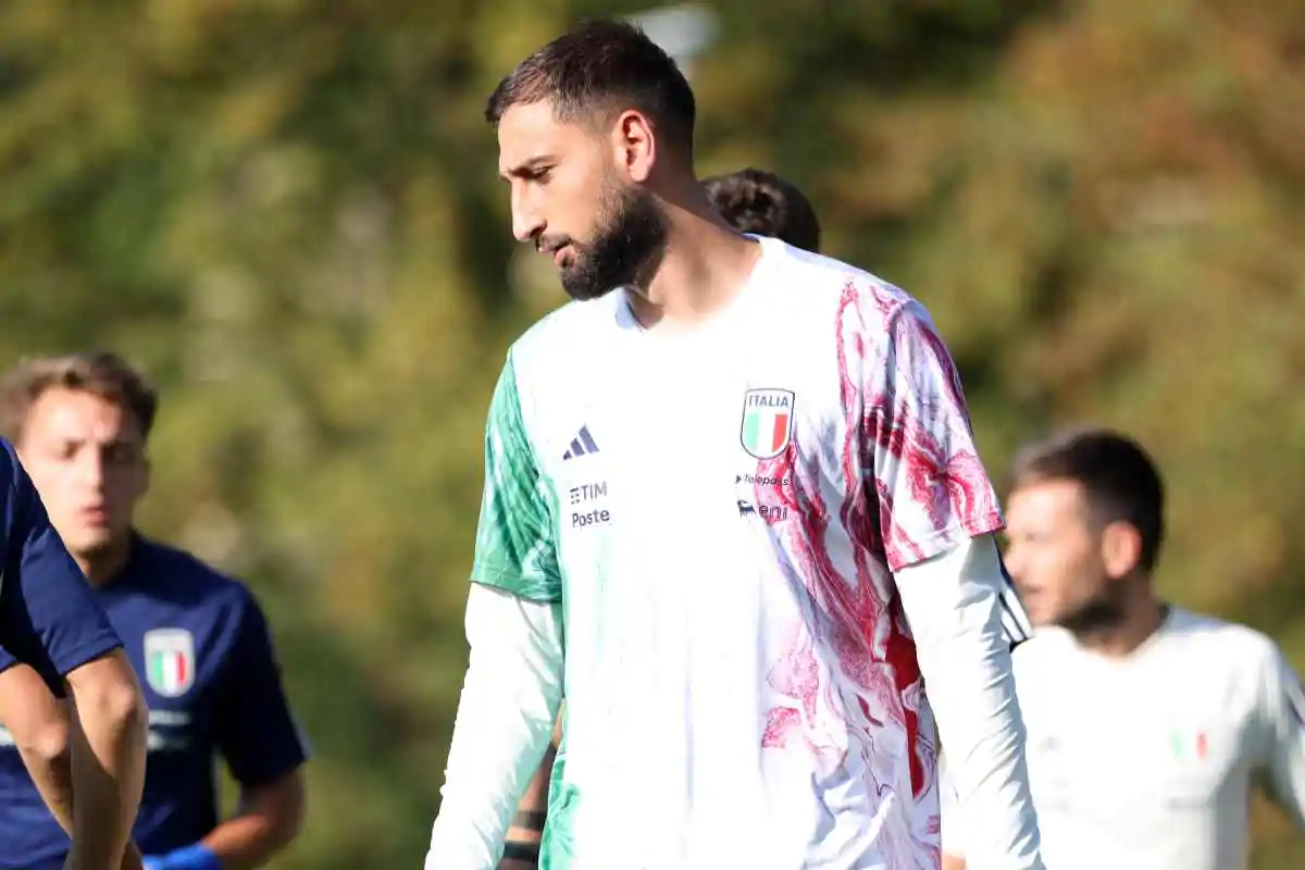 Donnarumma fischi