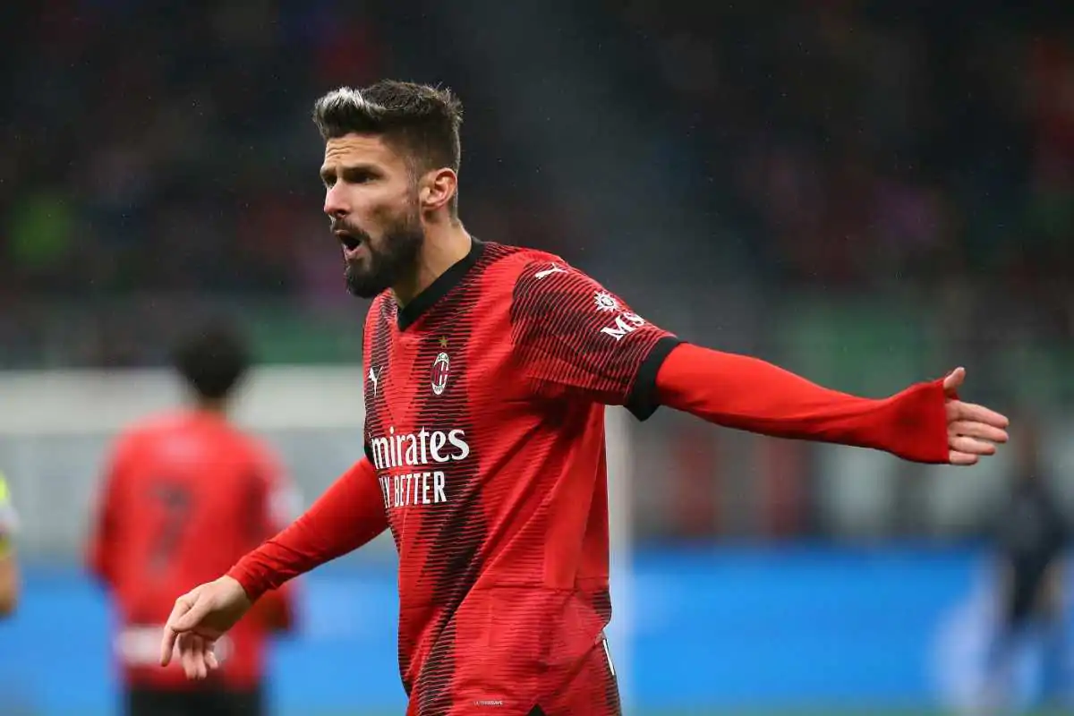 Allarme Giroud, ora rischia un lungo stop: fuori contro l'Atalanta?