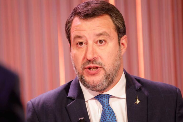 Nuovo stadio, che botta e risposta di Salvini