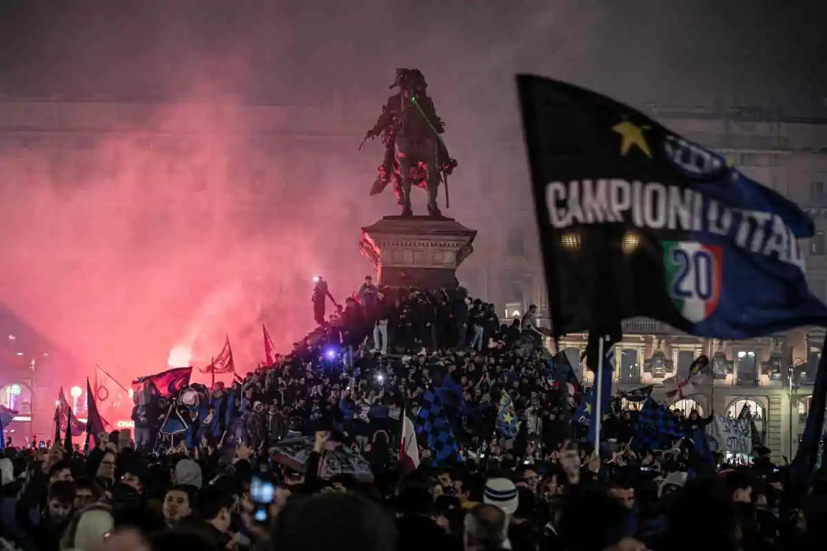 Lo sfottò dei tifosi dell'Inter