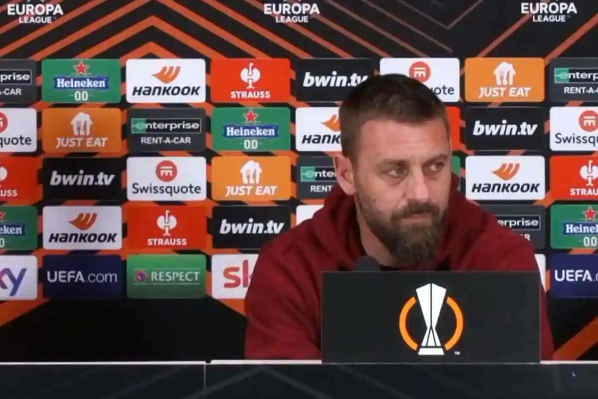 La conferenza di De Rossi con Paulo Dybala