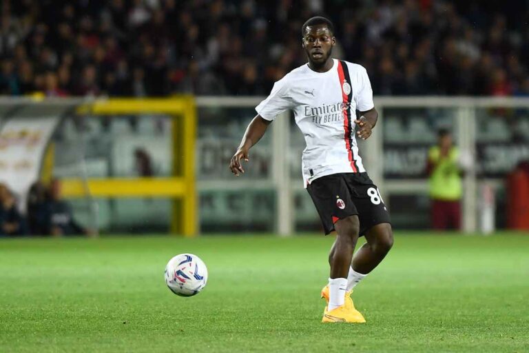 Scopri tutto su Yunus Musah, il giovane centrocampista del Milan: statistiche, curiosità e il suo impatto in Serie A