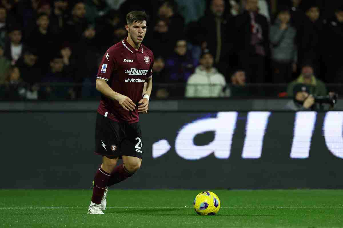 Pellegrino ha giocato anche con la Salernitana