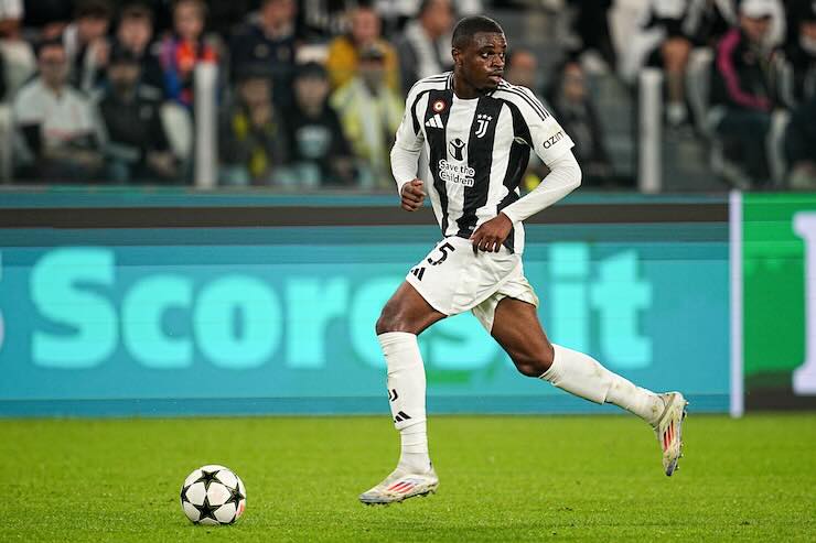 Pierre Kalulu in campo con la Juventus