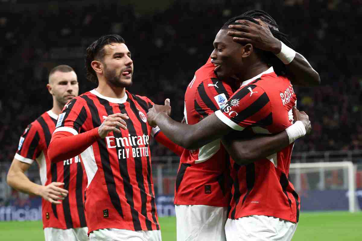 I giocatori del Milan festeggiano la rete