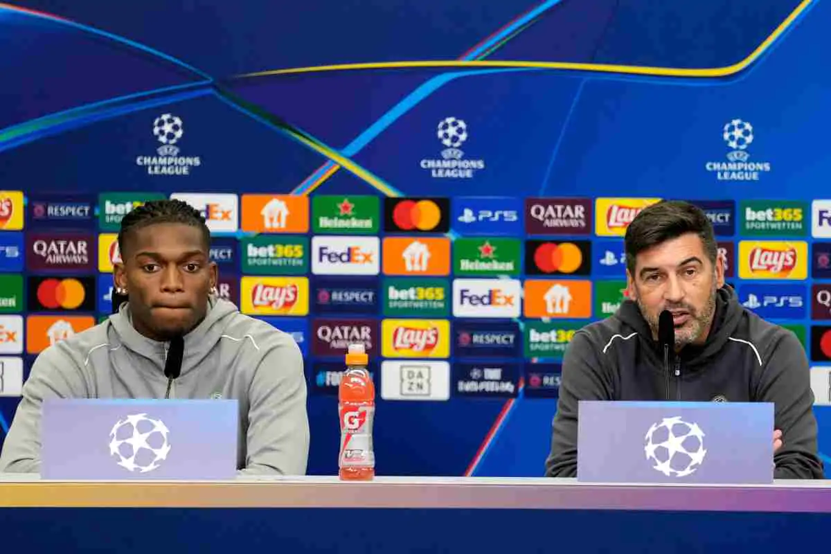 Paulo Fonseca e Rafael Leao in conferenza