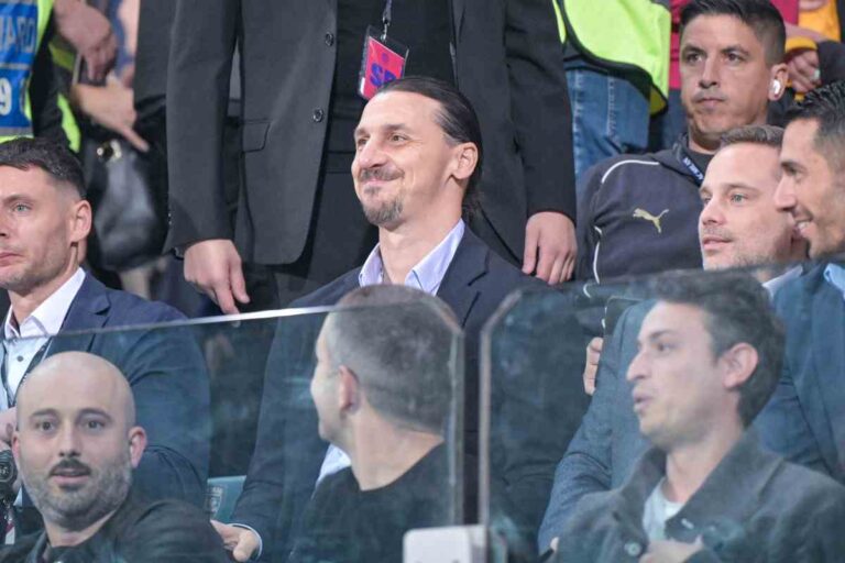 La dirigenza del Milan in tribuna