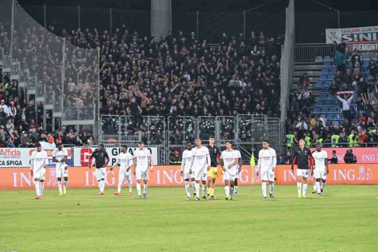 Il Milan in campo a Cagliari