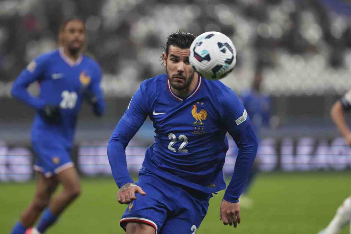 Theo Hernandez in campo con la Francia