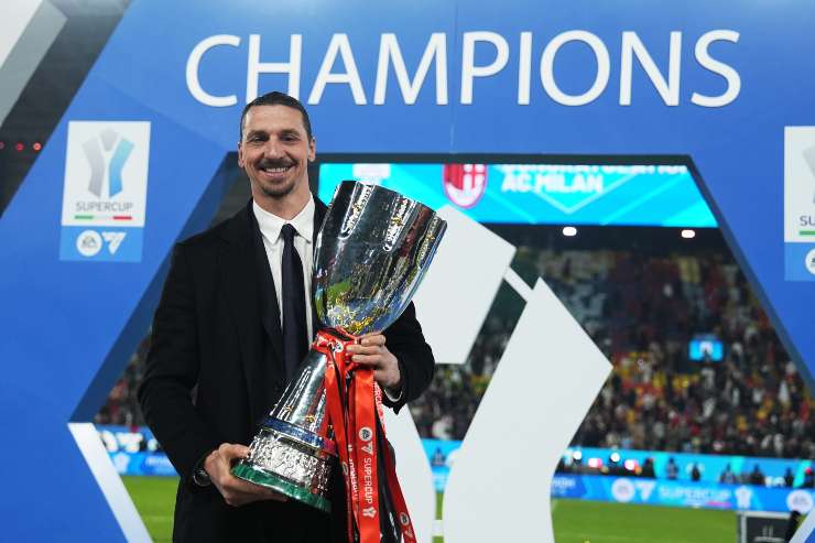 Zlatan Ibrahimovic con la Supercoppa